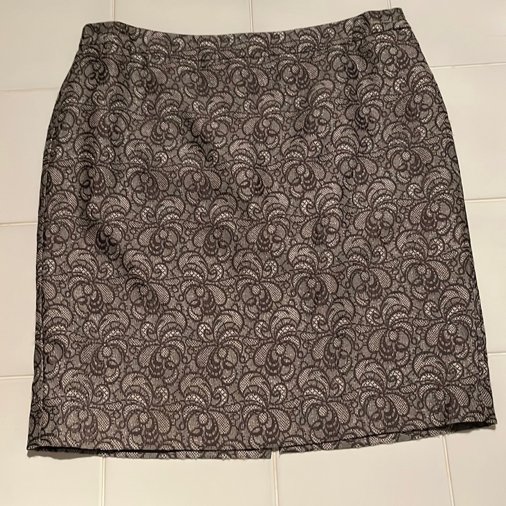Knee length Ann Taylor skirt